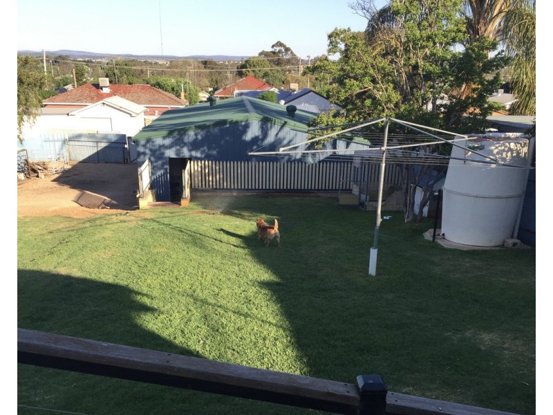 13 Middleton Street, Parkes NSW 2870