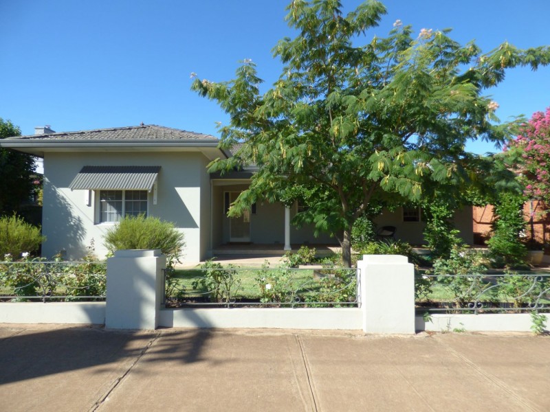 9 Johnson Street, Forbes NSW 2871