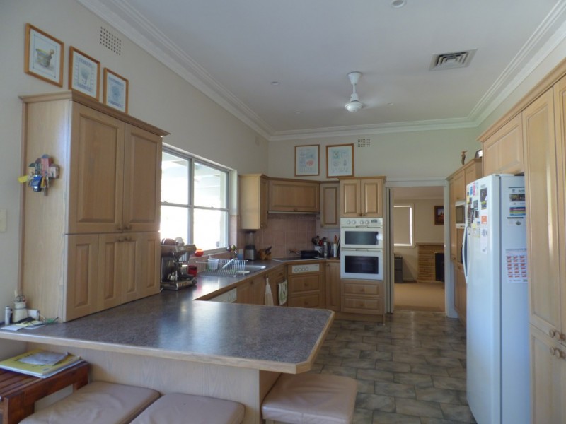 9 Johnson Street, Forbes NSW 2871