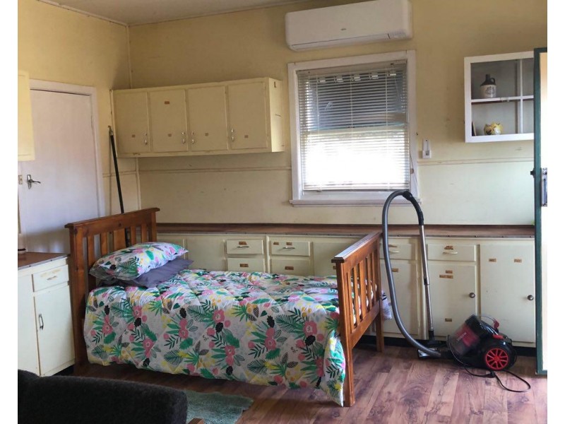 34 Orange Street, Parkes NSW 2870