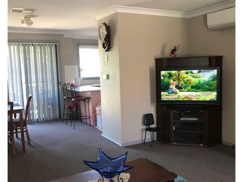 1 and 3/24 Ebelina Cres, Parkes NSW 2870