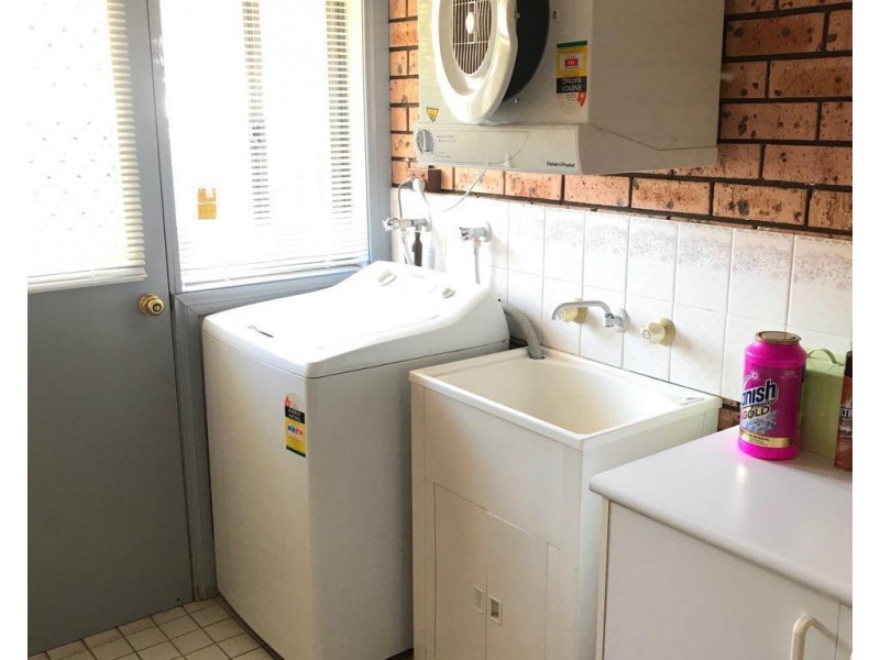 1 and 3/24 Ebelina Cres, Parkes NSW 2870