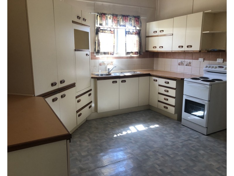 43 Brolgan Road, Parkes NSW 2870