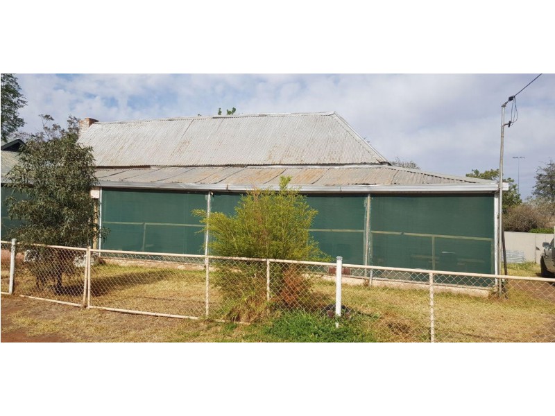 96 Derribong Street, Peak Hill NSW 2869