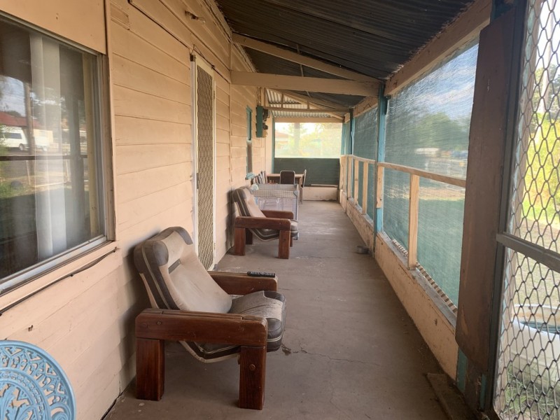 96 Derribong Street, Peak Hill NSW 2869