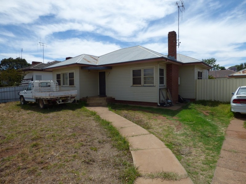 115 Farnell Street, Forbes NSW 2871