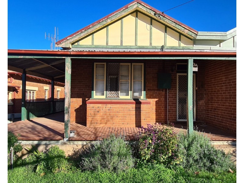 14 Currajong Street, Parkes NSW 2870