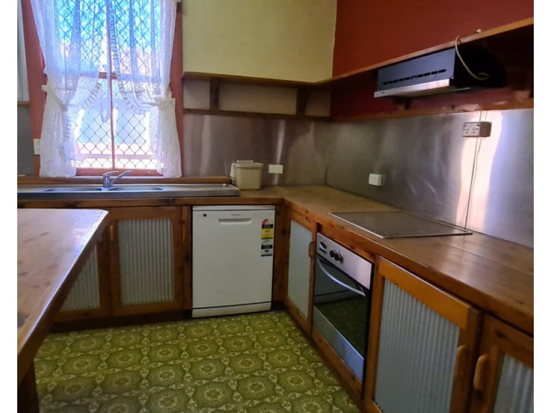 14 Currajong Street, Parkes NSW 2870