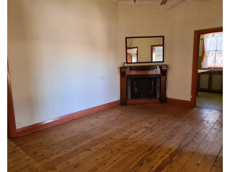 14 Currajong Street, Parkes NSW 2870
