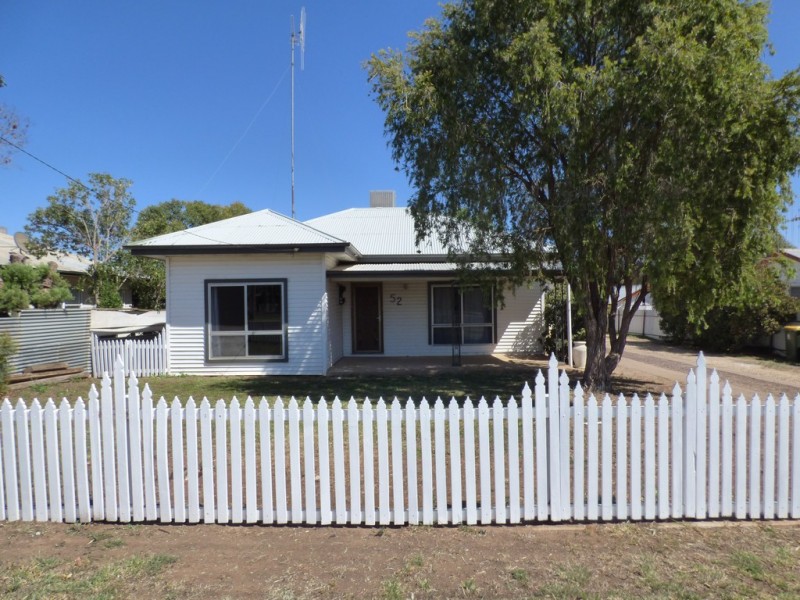 52 Farnell Street, Forbes NSW 2871