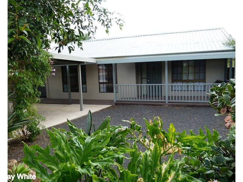 16 Holloway Street, Forbes NSW 2871