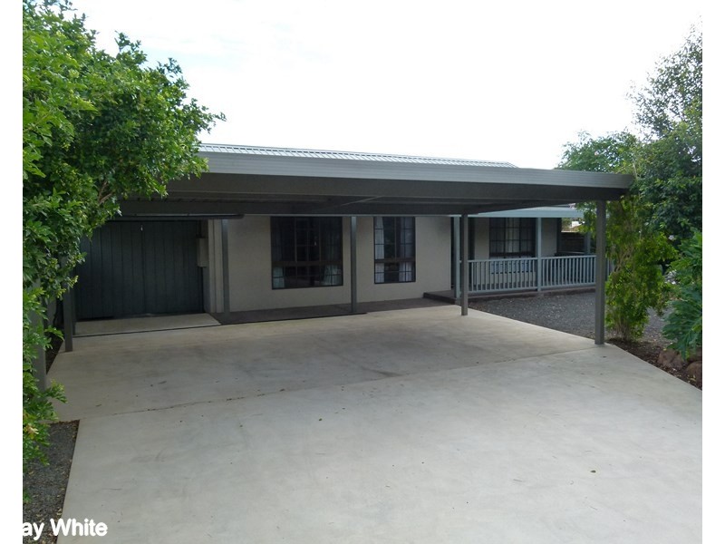16 Holloway Street, Forbes NSW 2871