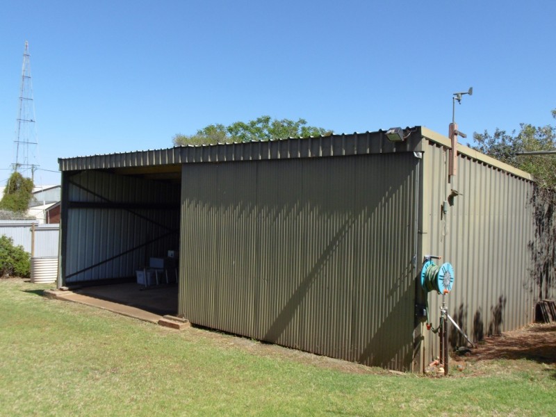 64 Euchie Street, Peak Hill NSW 2869