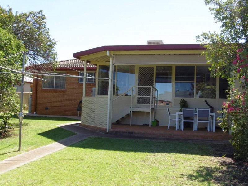 64 Euchie Street, Peak Hill NSW 2869