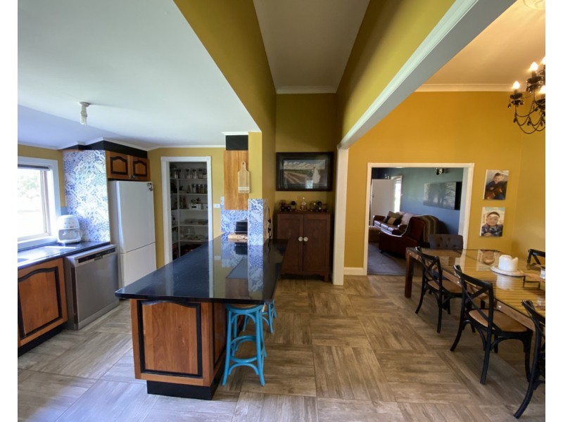 Woodlands 9851 Henry Parkes Way, Condobolin NSW 2877