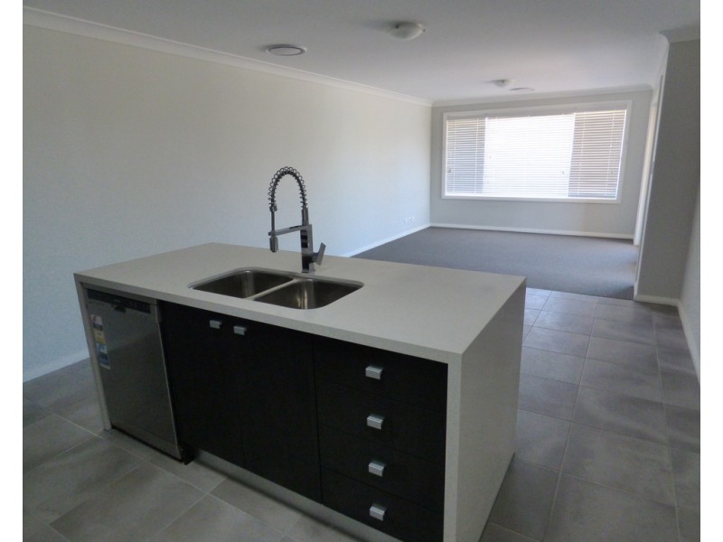 2b Dunstan Close, Forbes NSW 2871
