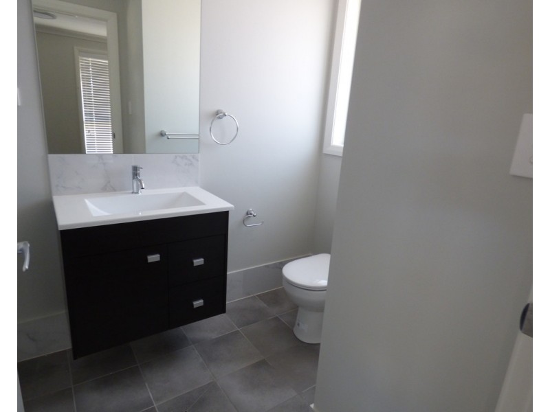 2b Dunstan Close, Forbes NSW 2871