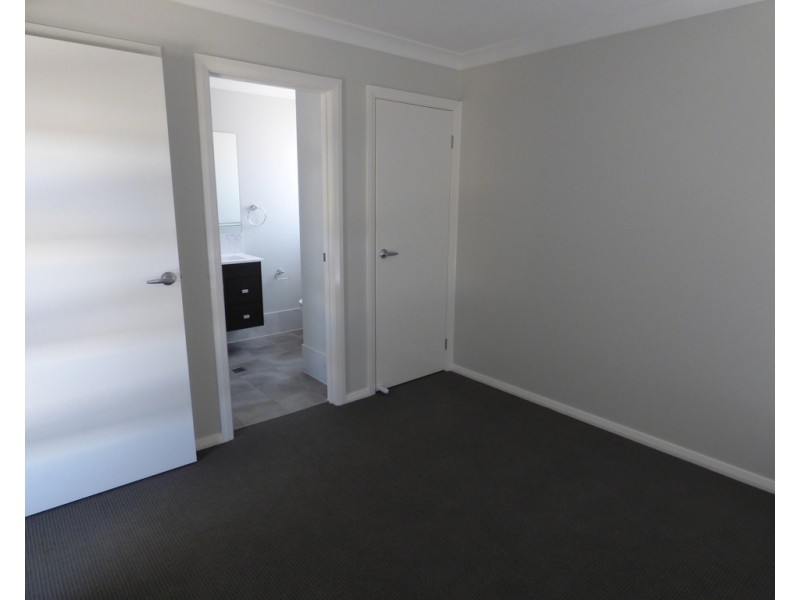 2b Dunstan Close, Forbes NSW 2871