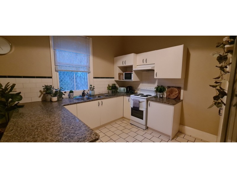 9 Close Street, Parkes NSW 2870