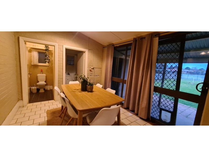 9 Close Street, Parkes NSW 2870