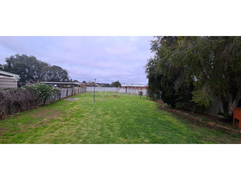 9 Close Street, Parkes NSW 2870