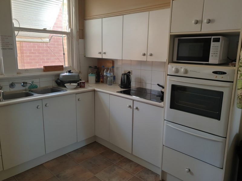 8 Moon Cres, Parkes NSW 2870