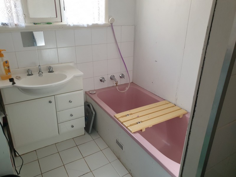 8 Moon Cres, Parkes NSW 2870