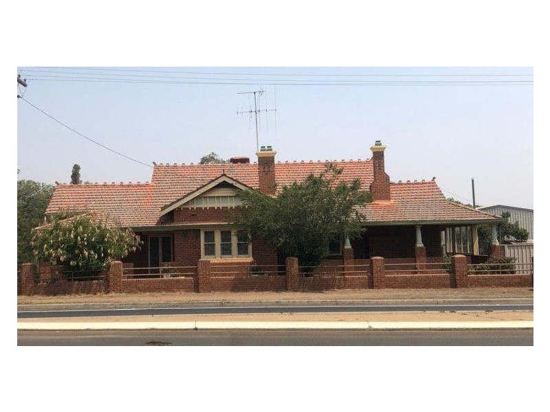404 Clarinda Street, Parkes NSW 2870
