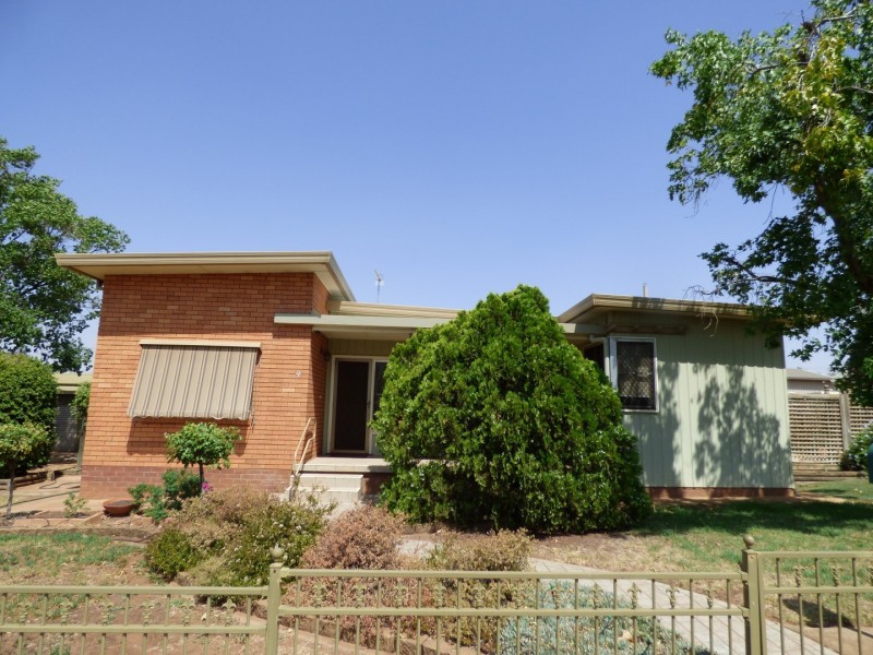 4 East Street, Parkes NSW 2870