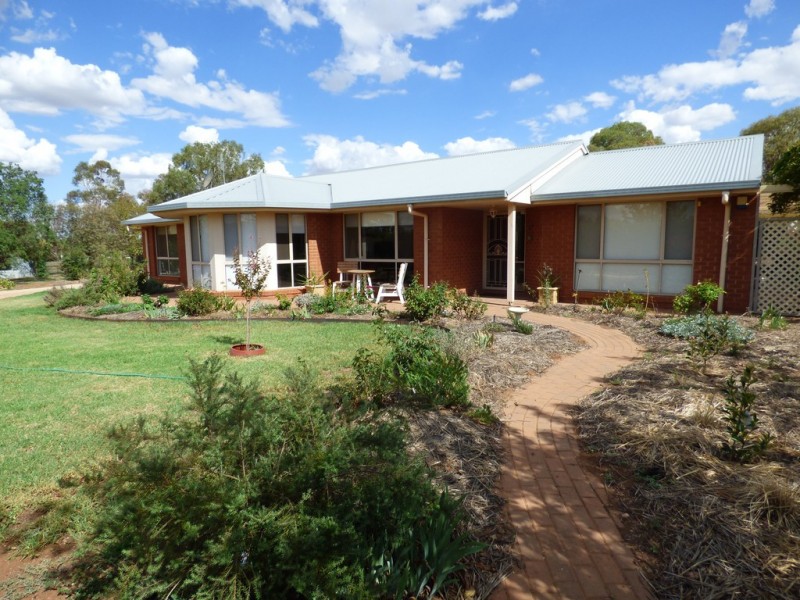 251 Farnell Street, Forbes NSW 2871
