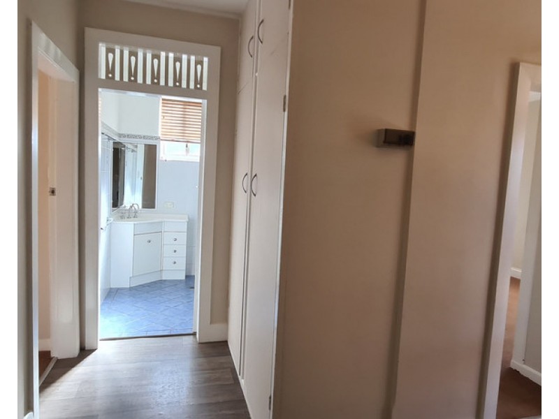 29 Orange Street, Parkes NSW 2870