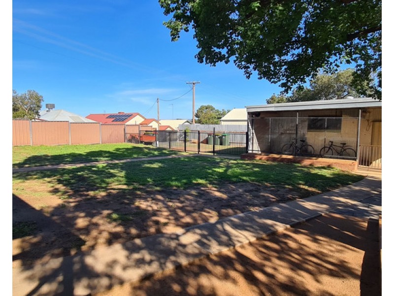 29 Orange Street, Parkes NSW 2870