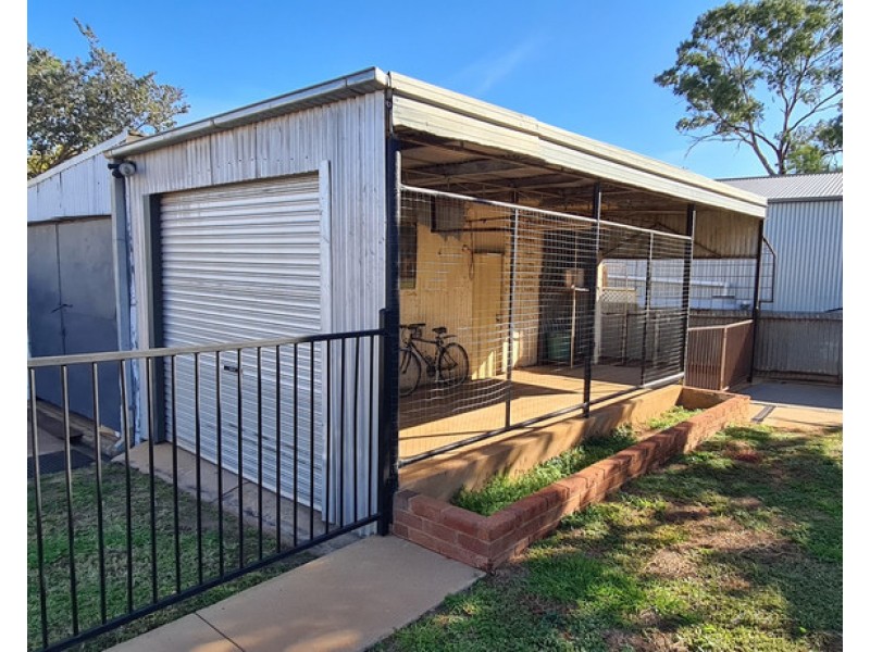 29 Orange Street, Parkes NSW 2870