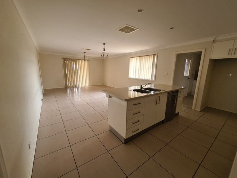 36 Reid Street, Parkes NSW 2870