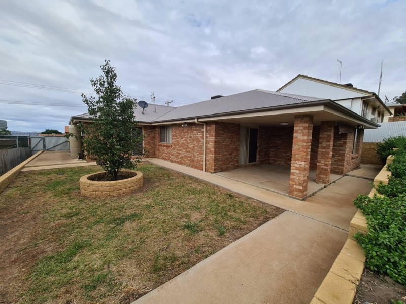 36 Reid Street, Parkes NSW 2870