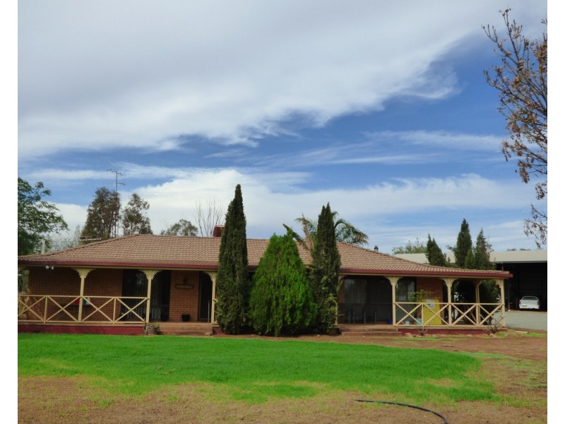 8831 The Bogan Way, Trundle NSW 2875
