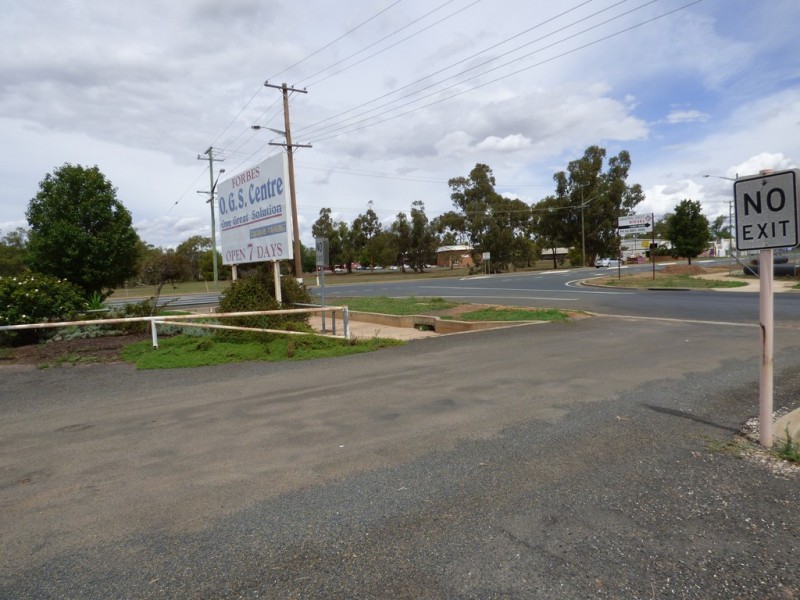 1/16 Parkes Road, Forbes NSW 2871