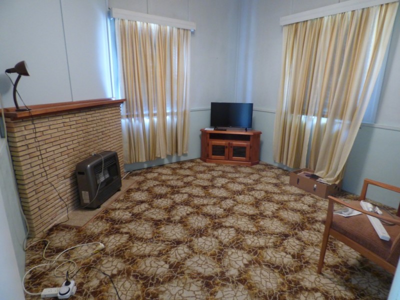 6 Bartley Street, Forbes NSW 2871