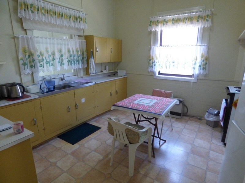 6 Bartley Street, Forbes NSW 2871