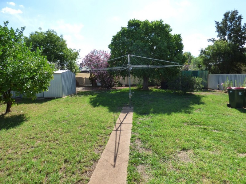 6 Bartley Street, Forbes NSW 2871