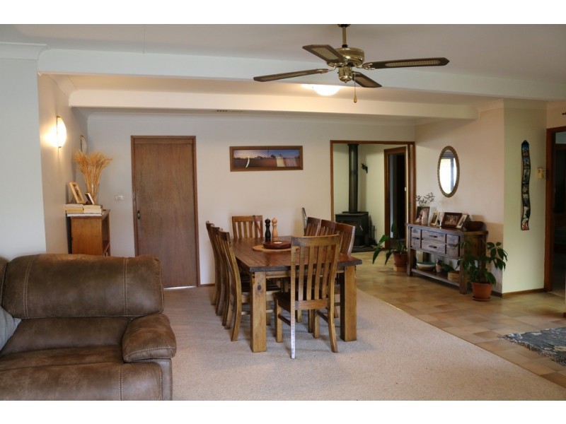 17 Gatenby Street, Condobolin NSW 2877