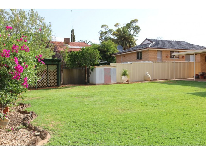 17 Gatenby Street, Condobolin NSW 2877