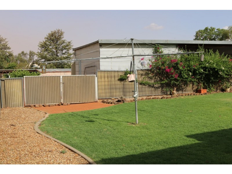17 Gatenby Street, Condobolin NSW 2877
