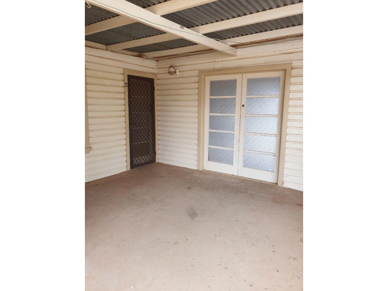 5 Gatenby St, Condobolin NSW 2877