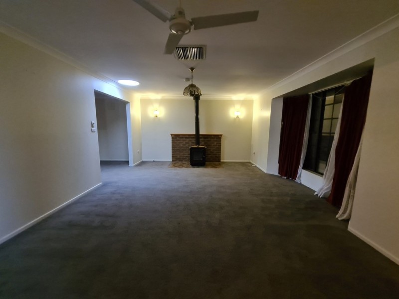 31 Lawson Street, Parkes NSW 2870