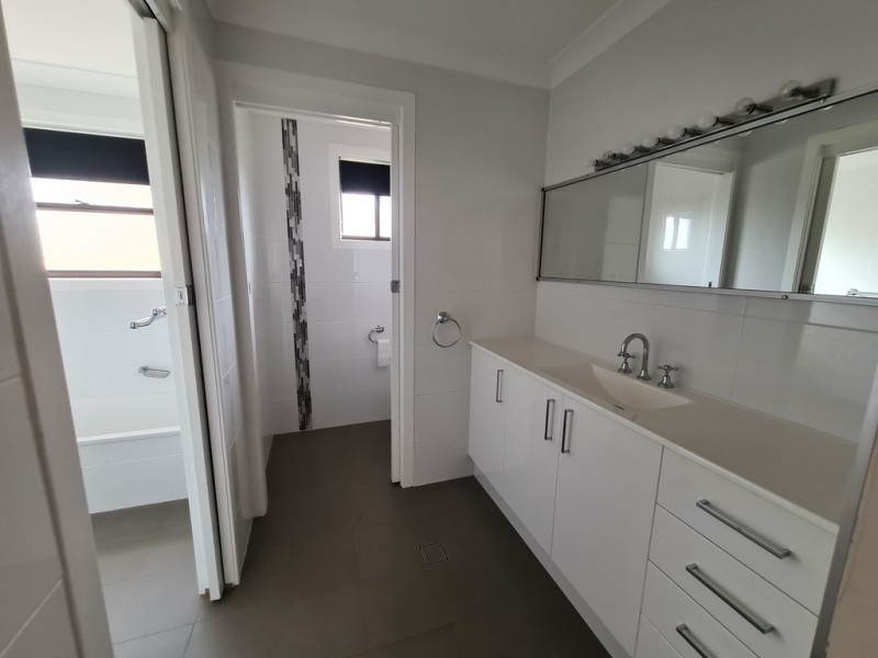 31 Lawson Street, Parkes NSW 2870