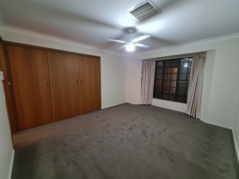 31 Lawson Street, Parkes NSW 2870