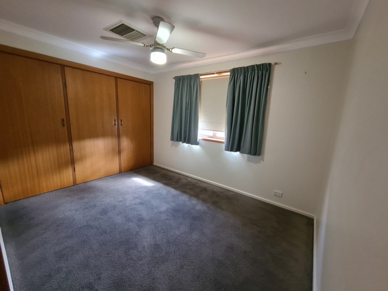 31 Lawson Street, Parkes NSW 2870