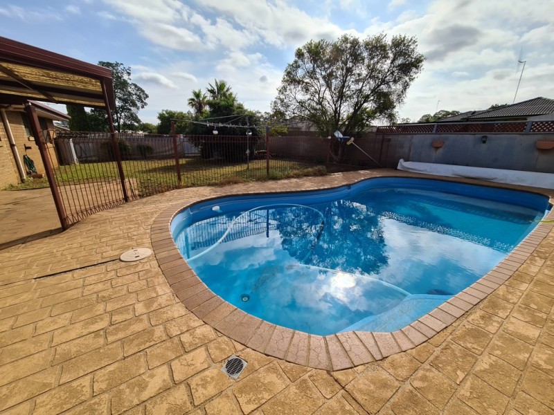 31 Lawson Street, Parkes NSW 2870