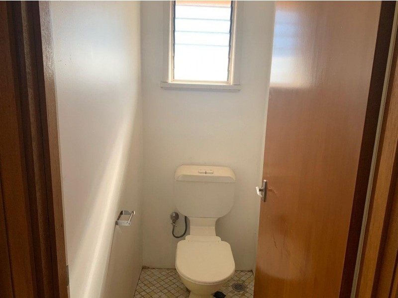 4 Downes Cresent, Parkes NSW 2870
